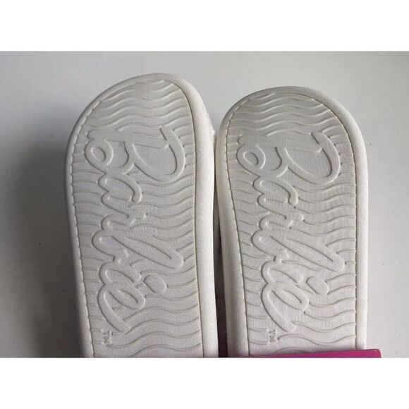 Barbie HEARTS Fluffy Slippers Pink Soft Indoor/Outdoor Women’s Sz S 5-6 NEW - Picture 10 of 13